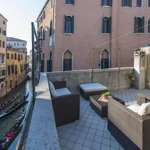 Tre Sestieri Terrace - Canal View 2024 , Venice Italy