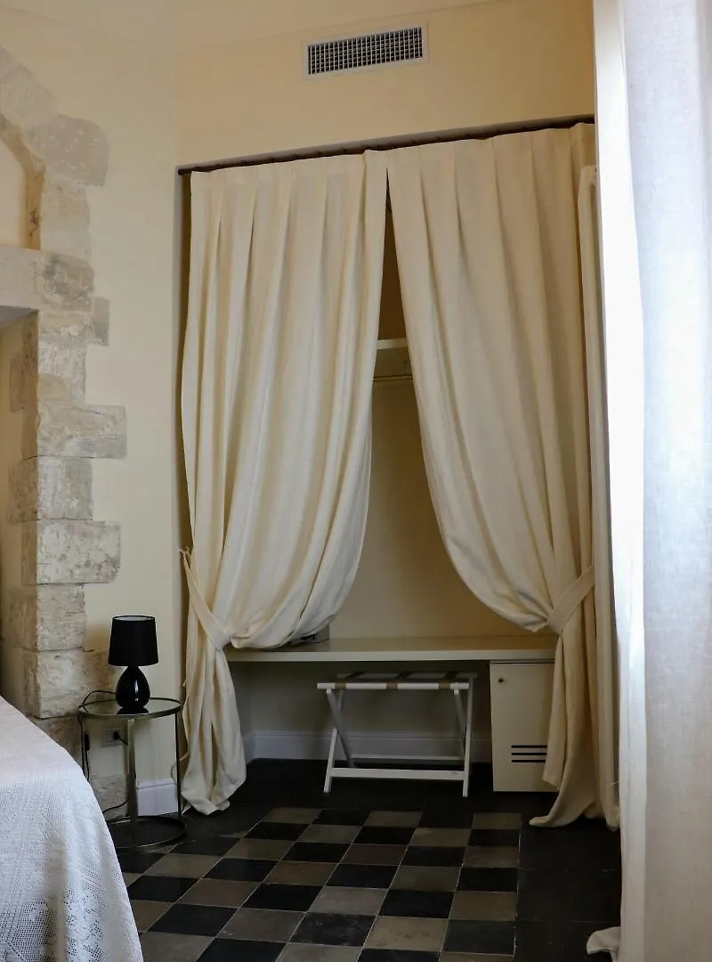 ***** Bed & Breakfast San Carlo Suites Noto Italy