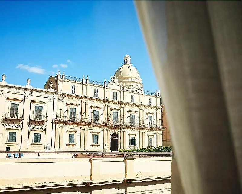 San Carlo Suites Noto Bed & Breakfast